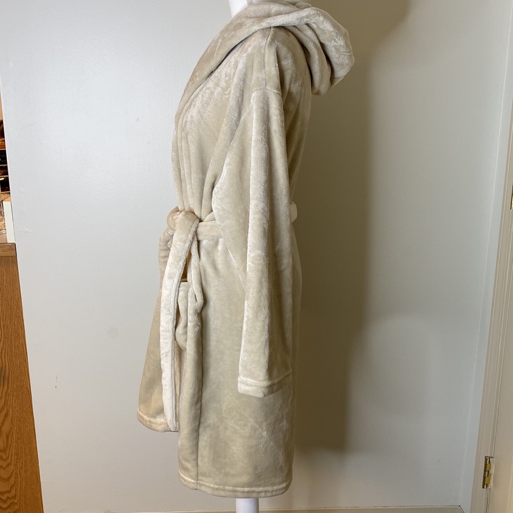 Summer & Rose Tan Robe - Picture 2 of 5